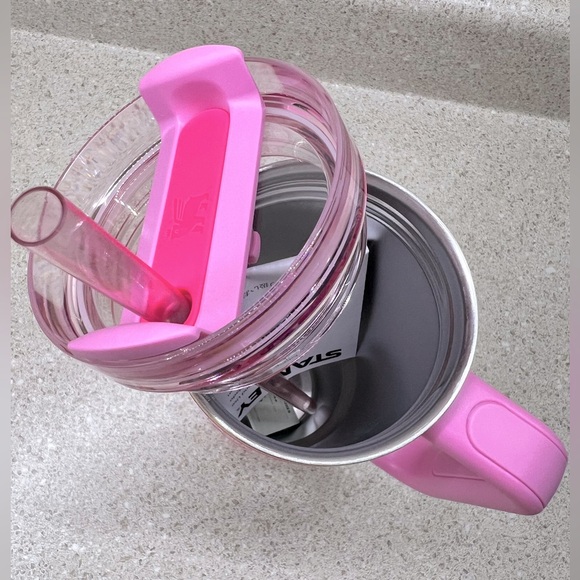 Stanley Quencher H2.0 Flowstate Tumbler - 30oz - Pink Parade - Picture 2 of 16